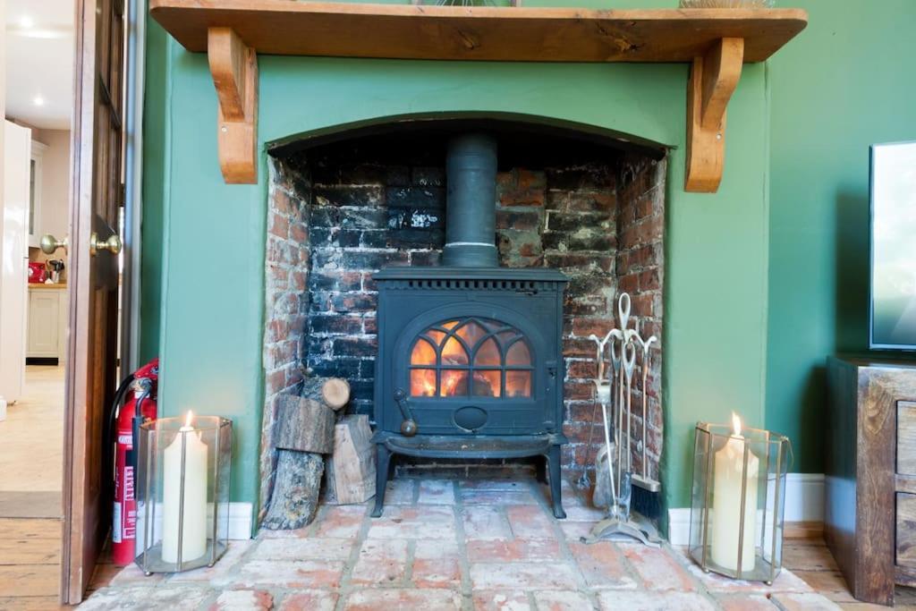 Firs Sleeps 15 Stunning Country House With Hot Tub Sudbourne エクステリア 写真