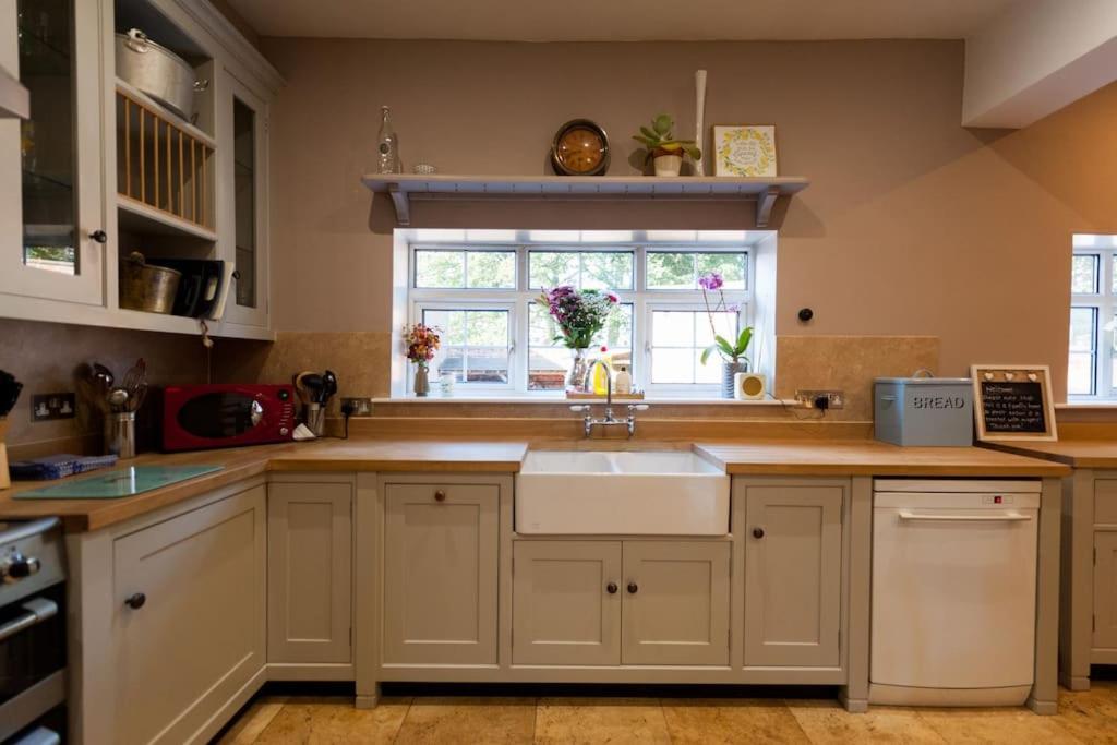 Firs Sleeps 15 Stunning Country House With Hot Tub Sudbourne エクステリア 写真