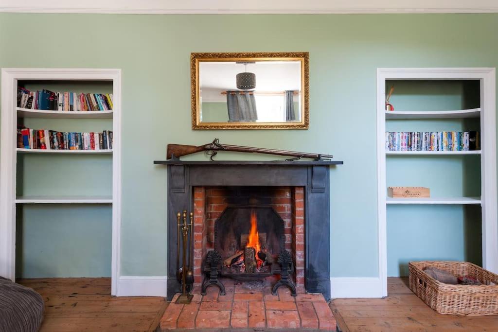 Firs Sleeps 15 Stunning Country House With Hot Tub Sudbourne エクステリア 写真